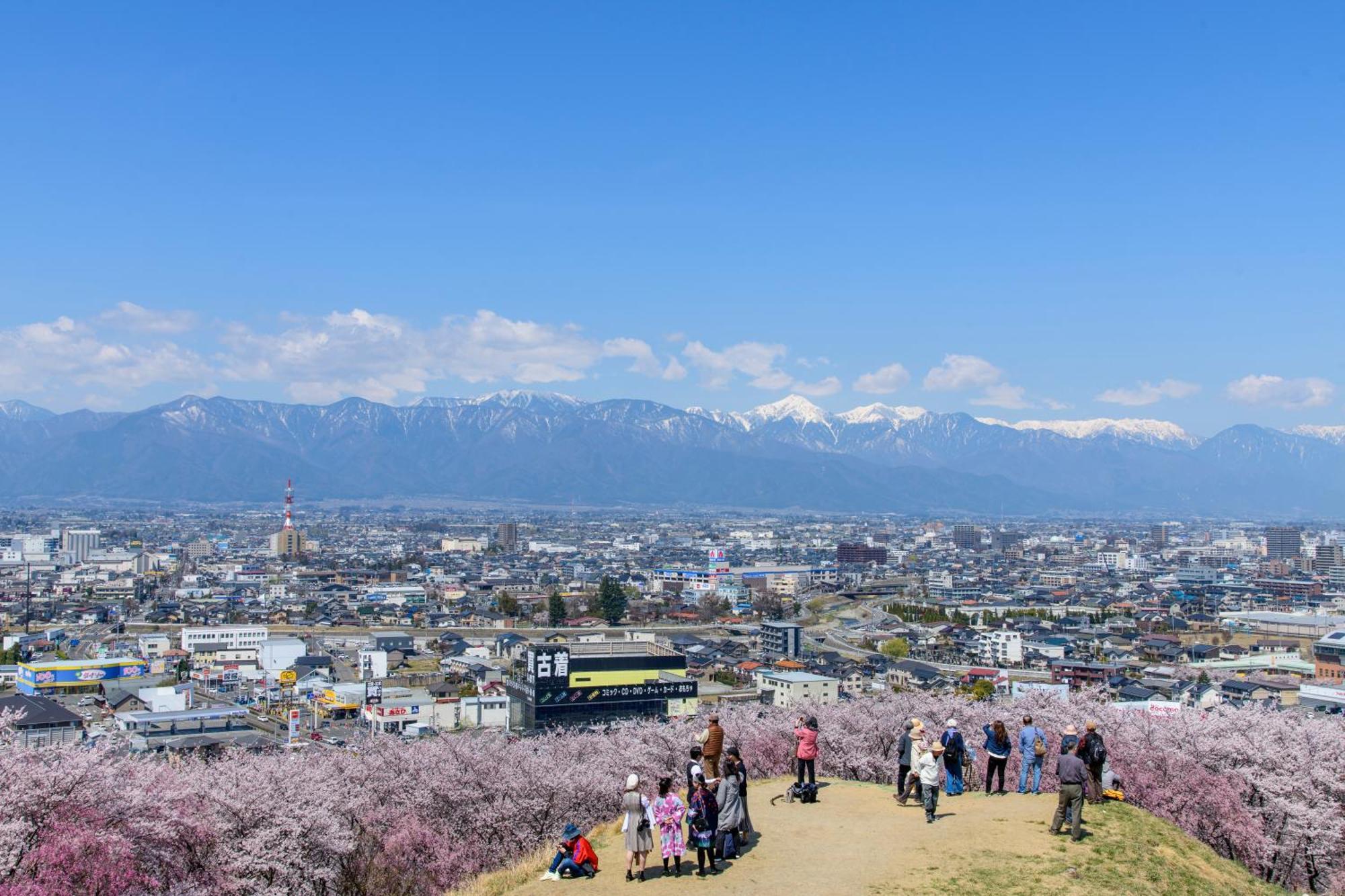 Hotel Montagne Matsumoto Bagian luar foto