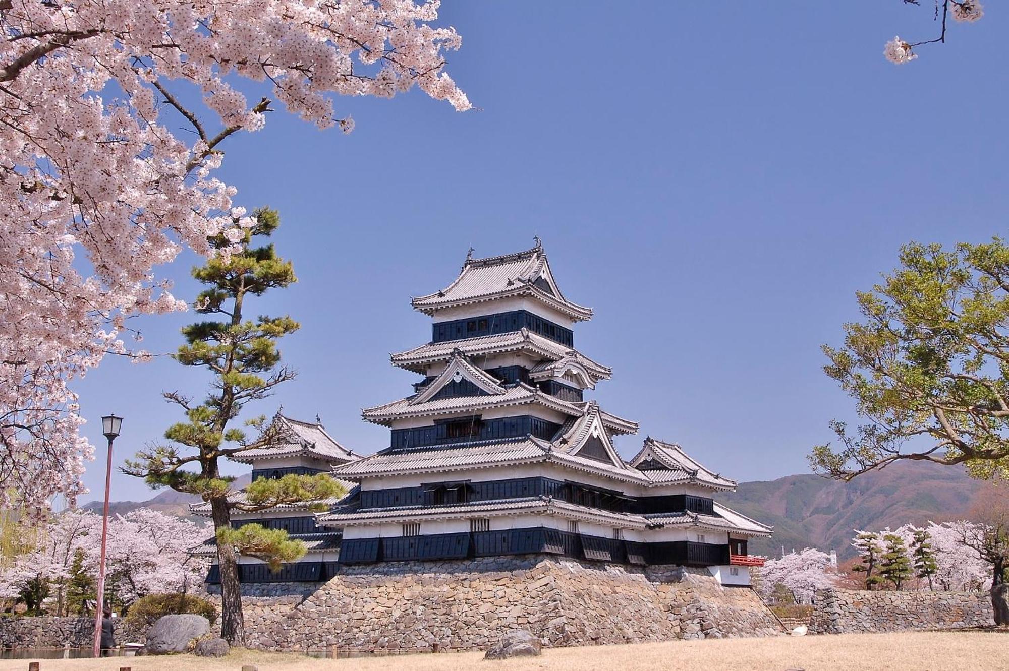 Hotel Montagne Matsumoto Bagian luar foto