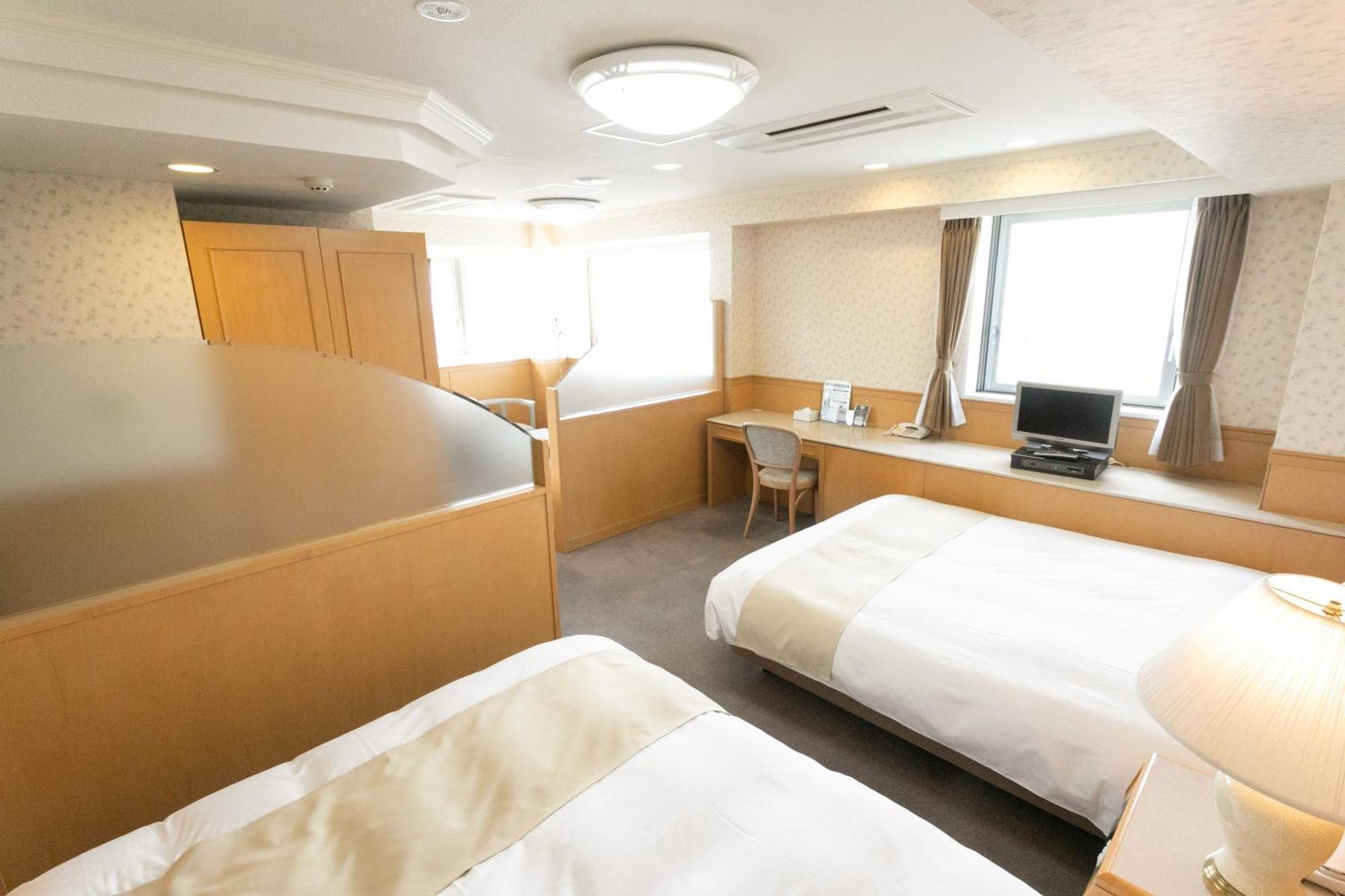 Hotel Montagne Matsumoto Bagian luar foto